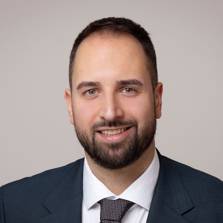 Tomislav Bacak,Investmentmakler Capital Markets,bacak@arnold.investments,+43 1 513 01 52 61