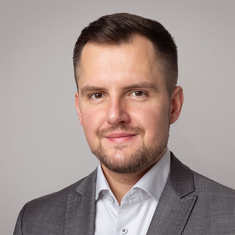 Sebastian Gegotek,Software Developer,gegotek@arnold.investments,+43 1 513 01 52 93