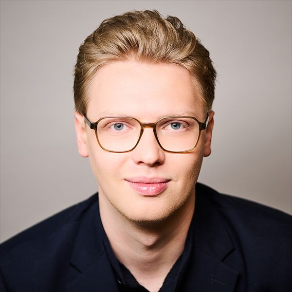 Emil Hafner,Software Developer,hafner@arnold.investments,+43 1 513 01 52 92