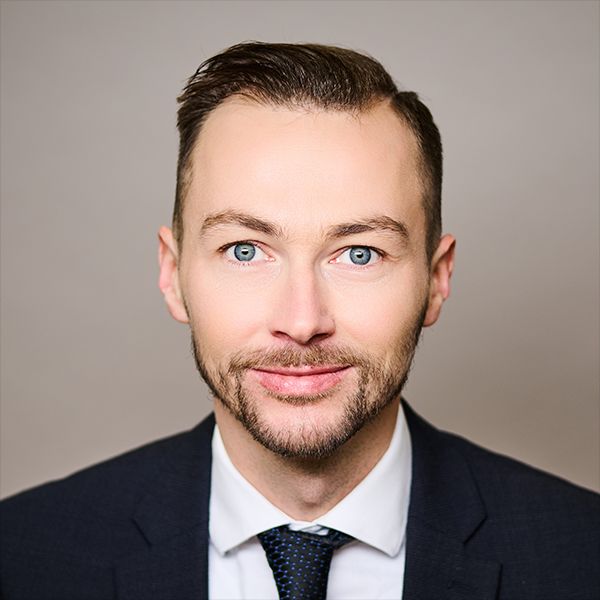 Paul Fiebiger,Investmentmakler,fiebiger@arnold.investments,+4930700108885