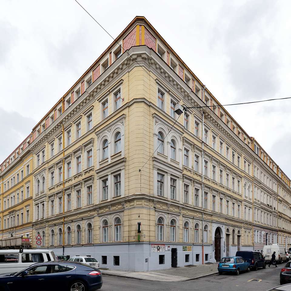 Usage: Residential,Area: 2103m²,Country: Czech Republic Usage: Residential,Area: 2103m²,Country: Czech Republic
