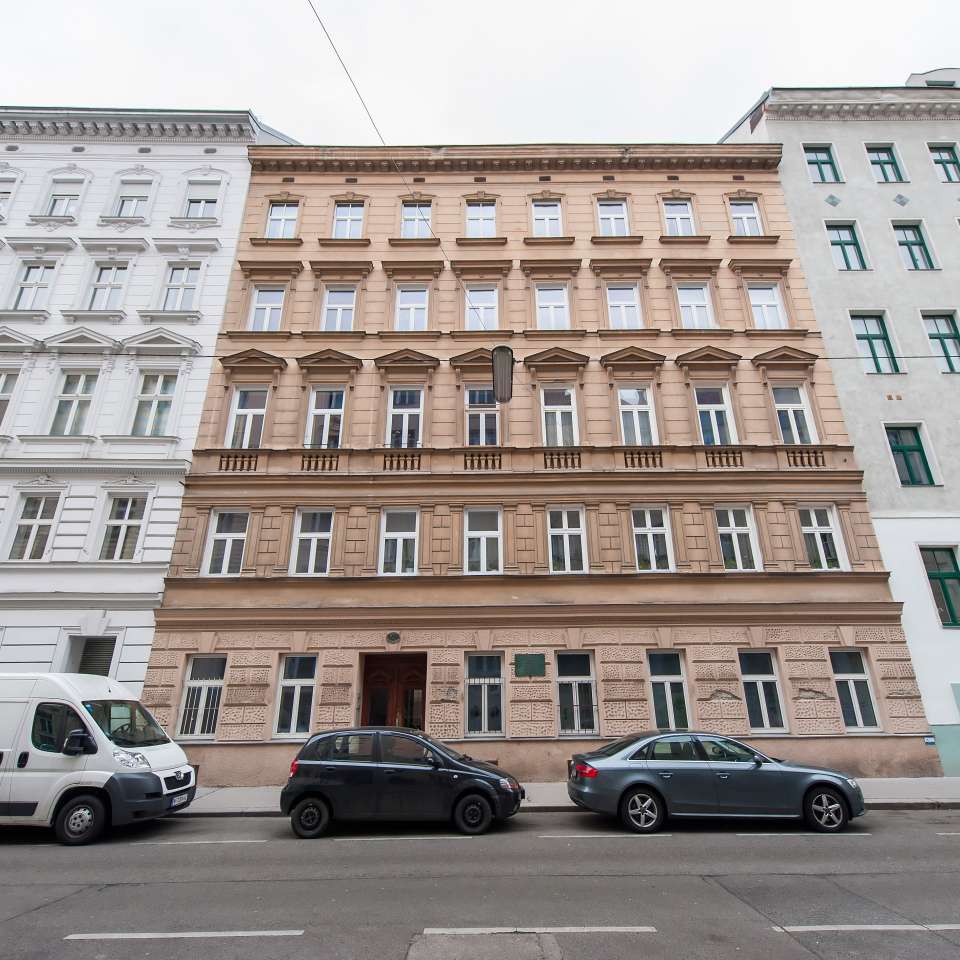 Usage: Residential,Area: 1366m²,Country: Austria Usage: Residential,Area: 1366m²,Country: Austria