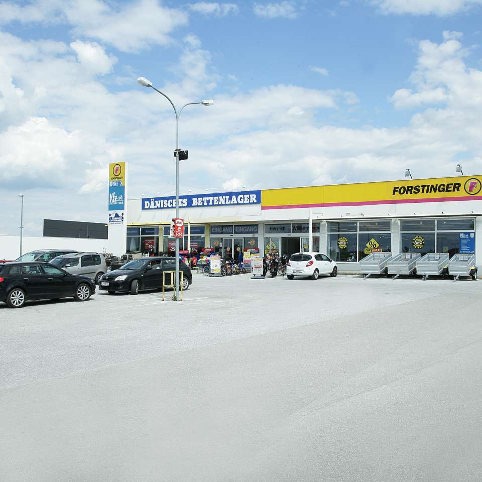 Usage: Commercial,Area: 1552m²,Country: Austria Usage: Commercial,Area: 1552m²,Country: Austria