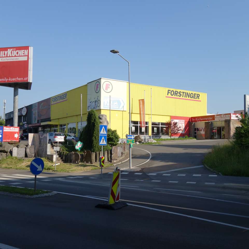 Usage: Commercial,Area: 932m²,Country: Austria Usage: Commercial,Area: 932m²,Country: Austria