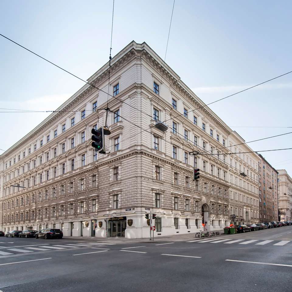 Usage: Residential,Area: 2571m²,Country: Austria Usage: Residential,Area: 2571m²,Country: Austria