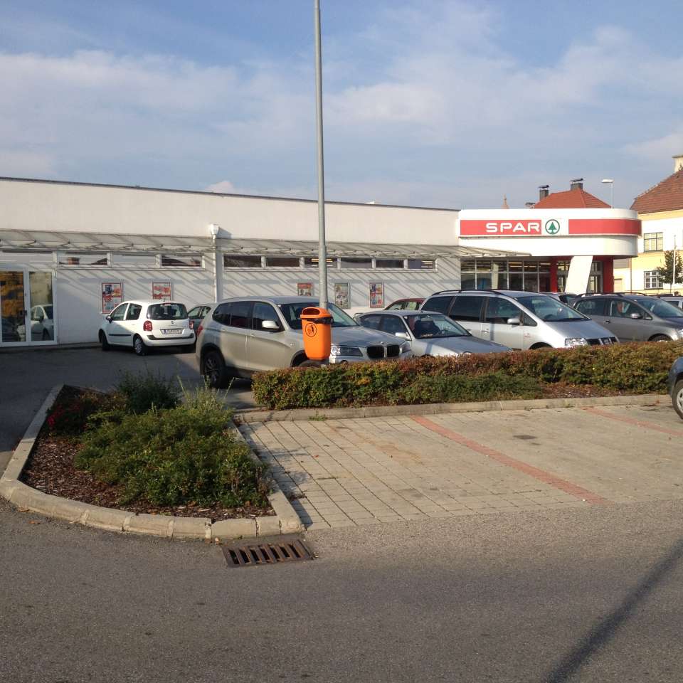 Usage: Commercial,Area: 1189m²,Country: Austria Usage: Commercial,Area: 1189m²,Country: Austria