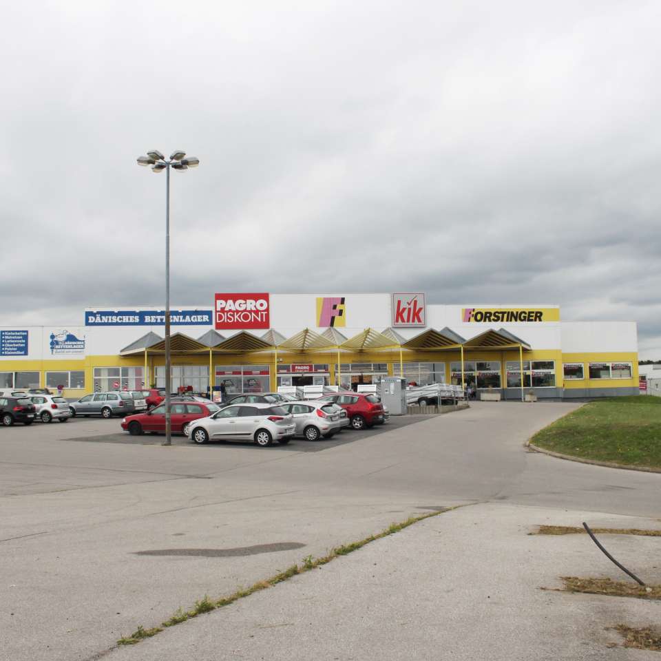 Usage: Commercial,Area: 4000m²,Country: Austria Usage: Commercial,Area: 4000m²,Country: Austria