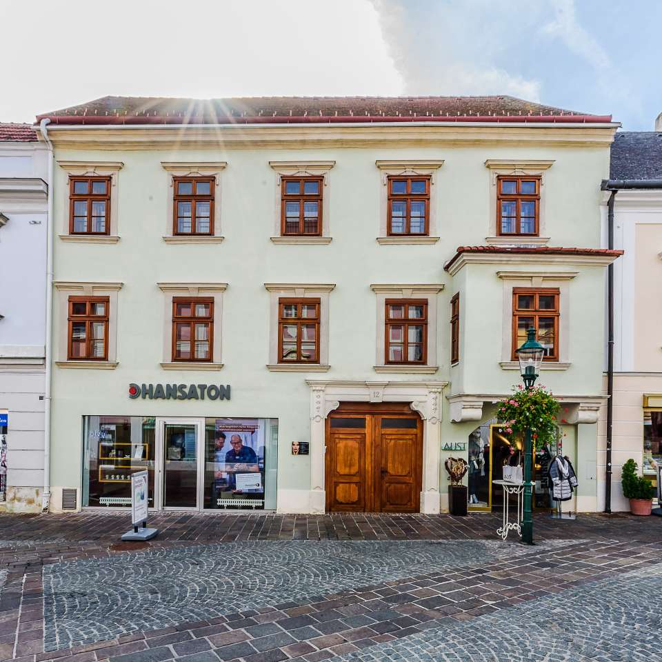 Usage: Residential,Area: 702m²,Country: Austria Usage: Residential,Area: 702m²,Country: Austria