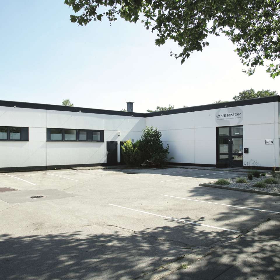 Usage: Commercial,Area: 636m²,Country: Austria Usage: Commercial,Area: 636m²,Country: Austria