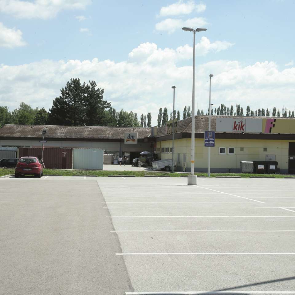 Usage: Commercial,Area: 1331m²,Country: Austria Usage: Commercial,Area: 1331m²,Country: Austria