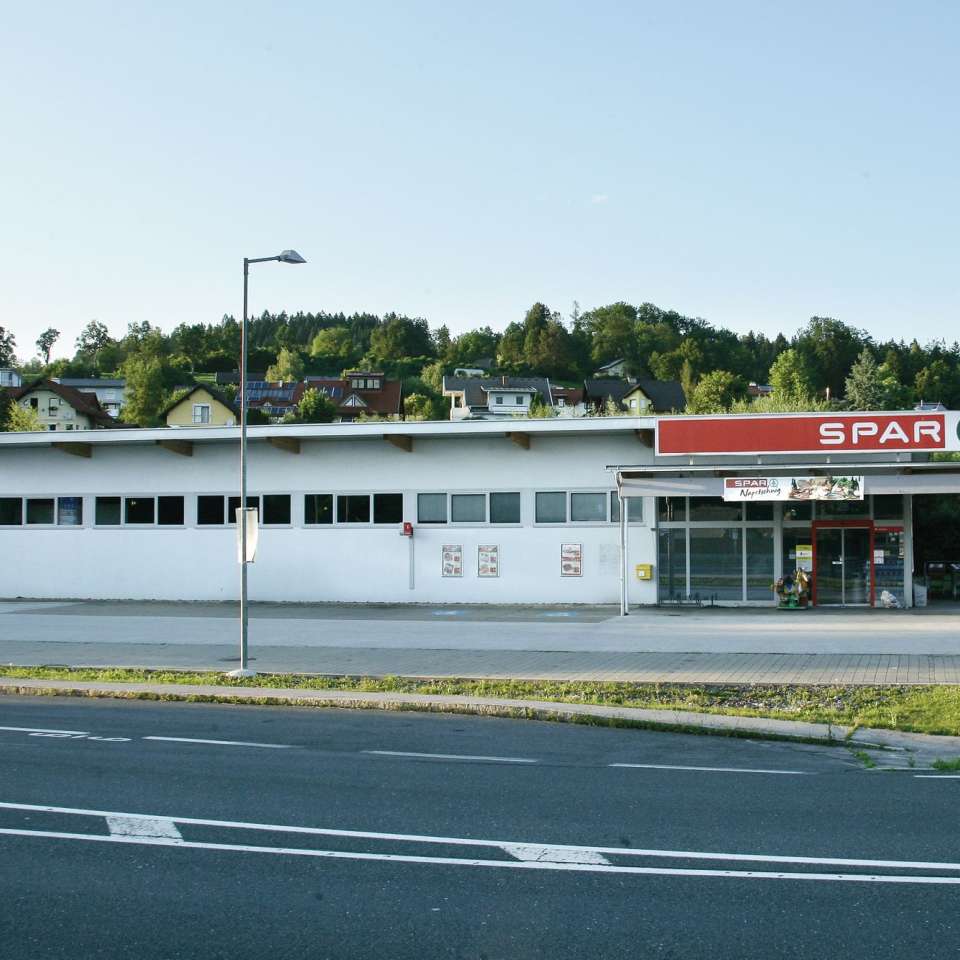 Usage: Commercial,Area: 948m²,Country: Austria Usage: Commercial,Area: 948m²,Country: Austria