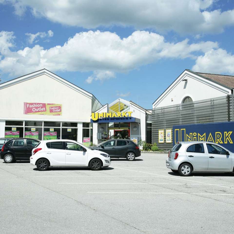 Usage: Commercial,Area: 620m²,Country: Austria