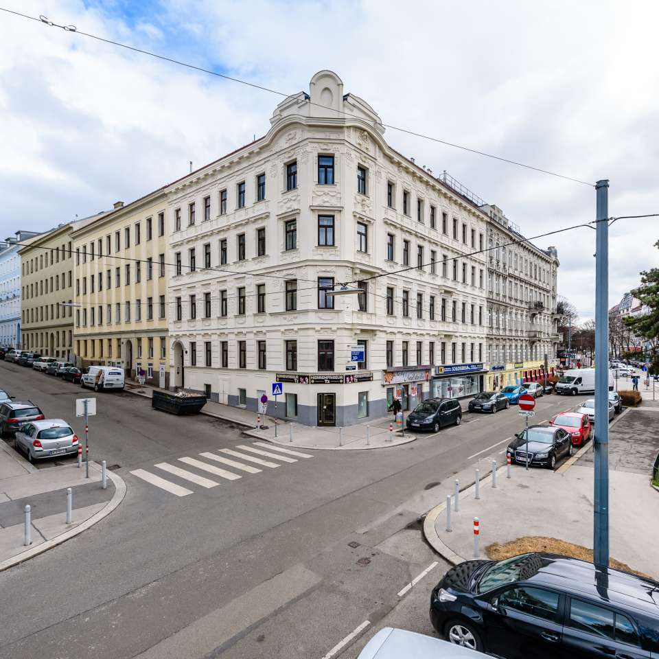 Usage: Residential,Area: 1293m²,Country: Austria Usage: Residential,Area: 1293m²,Country: Austria