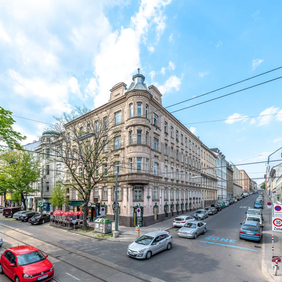 Usage: Residential,Area: 1347m²,Country: Austria Usage: Residential,Area: 1347m²,Country: Austria