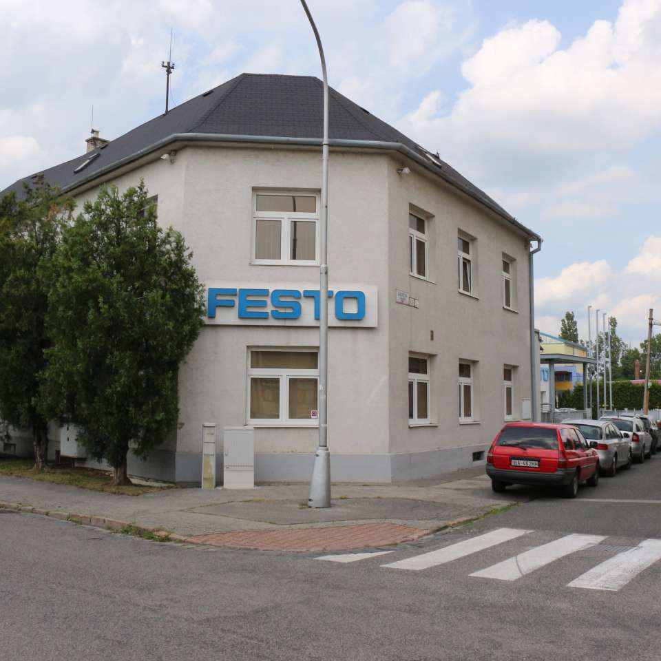 Usage: Commercial,Area: 603m²,Country: Slovakia Usage: Commercial,Area: 603m²,Country: Slovakia