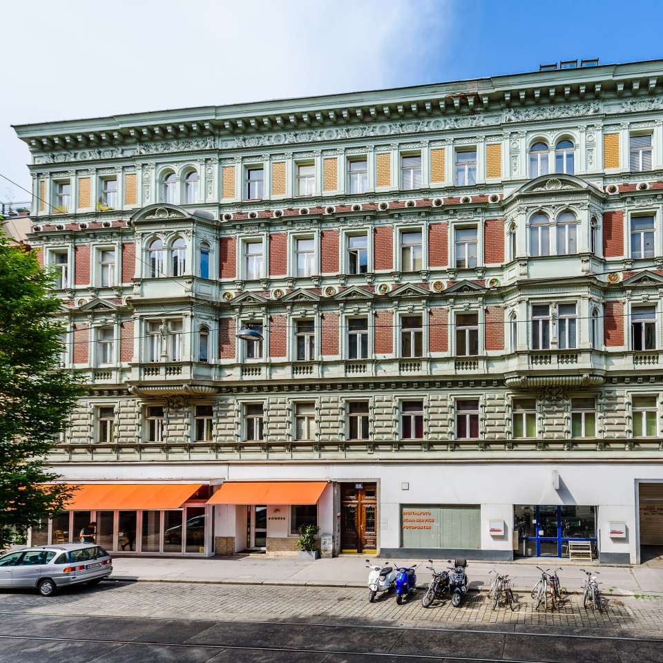 Usage: Residential,Area: 1132m²,Country: Austria Usage: Residential,Area: 1132m²,Country: Austria
