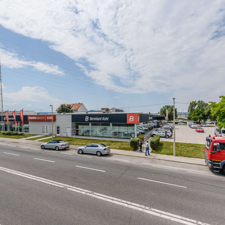Usage: Commercial,Area: 3689m²,Country: Austria Usage: Commercial,Area: 3689m²,Country: Austria