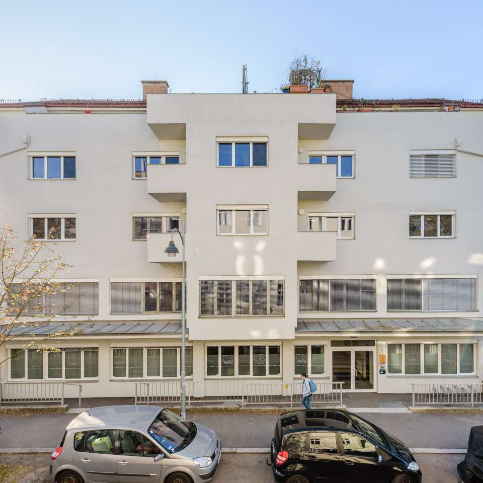 Usage: Residential,Area: 1004m²,Country: Austria Usage: Residential,Area: 1004m²,Country: Austria