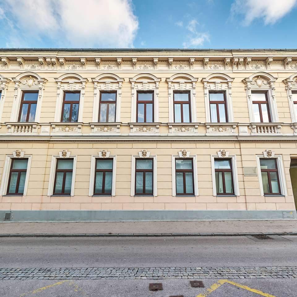 Usage: Residential,Area: 898m²,Country: Austria Usage: Residential,Area: 898m²,Country: Austria