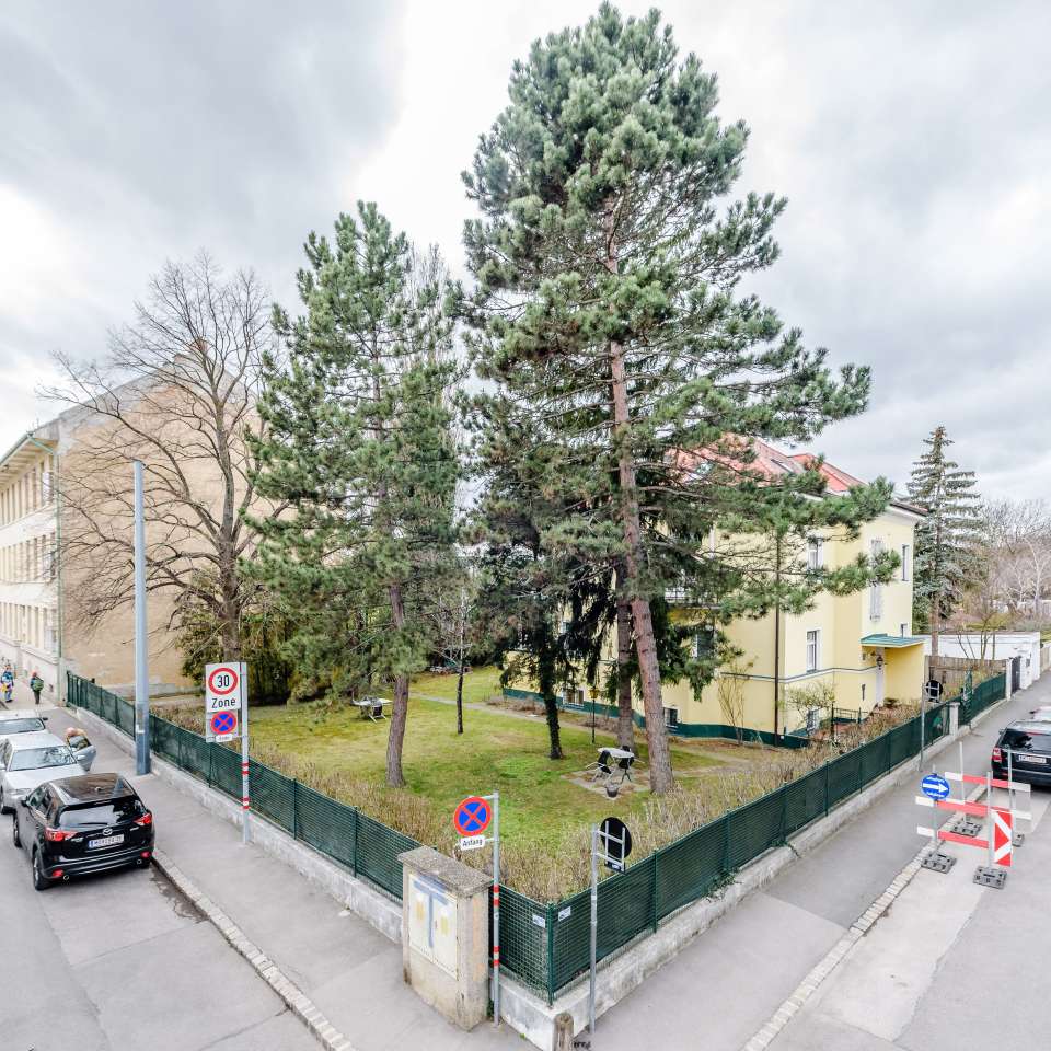 Usage: Residential,Area: 1900m²,Country: Austria Usage: Residential,Area: 1900m²,Country: Austria