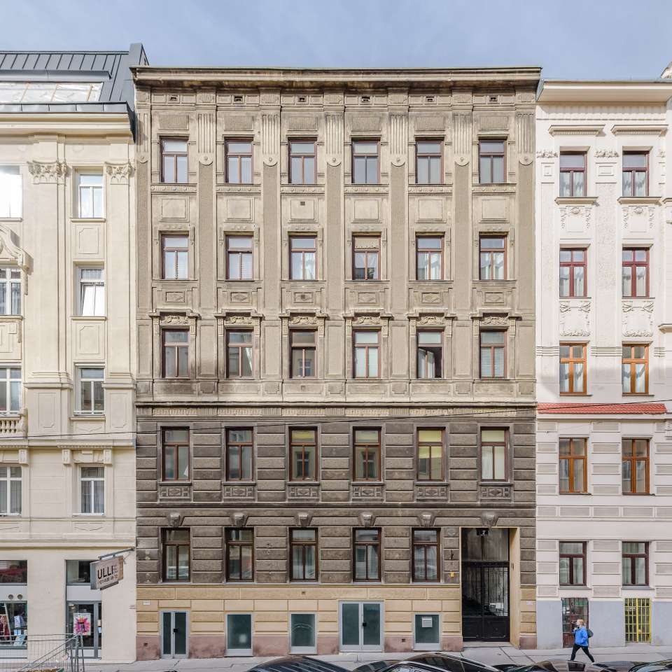 Usage: Residential,Area: 894m²,Country: Austria Usage: Residential,Area: 894m²,Country: Austria