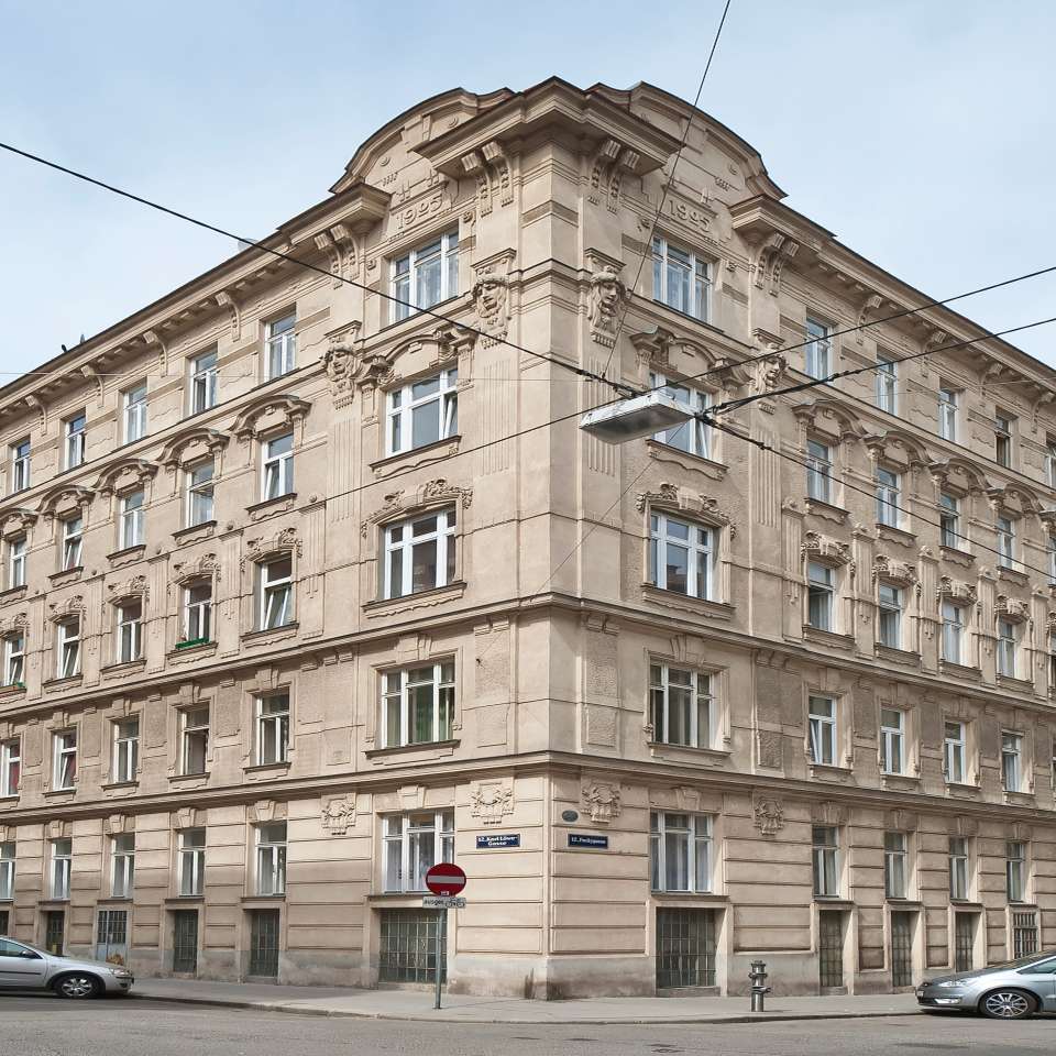 Usage: Residential,Area: 1357m²,Country: Austria Usage: Residential,Area: 1357m²,Country: Austria