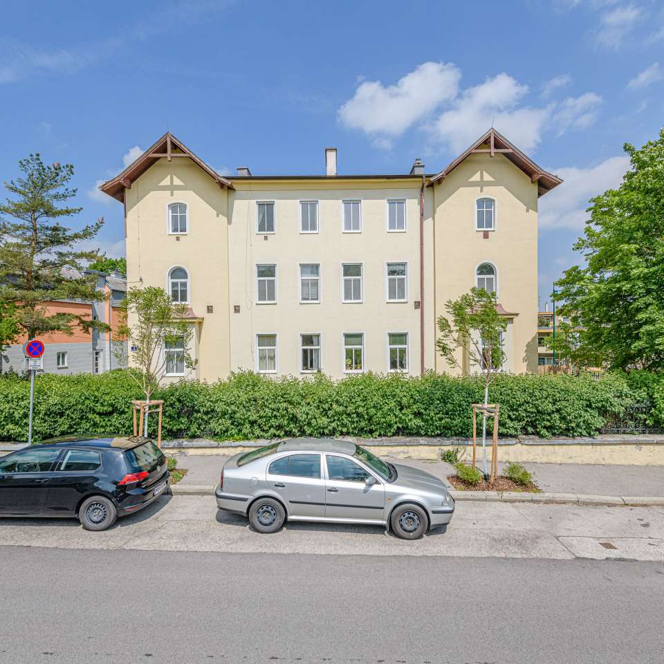 Usage: Residential,Area: 582m²,Country: Austria Usage: Residential,Area: 582m²,Country: Austria
