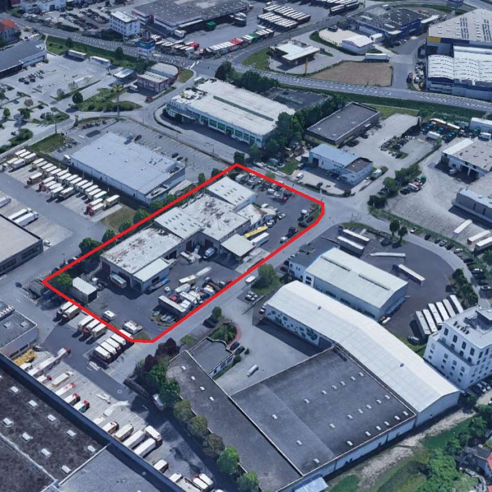 Usage: Commercial,Area: 2700m²,Country: Austria Usage: Commercial,Area: 2700m²,Country: Austria