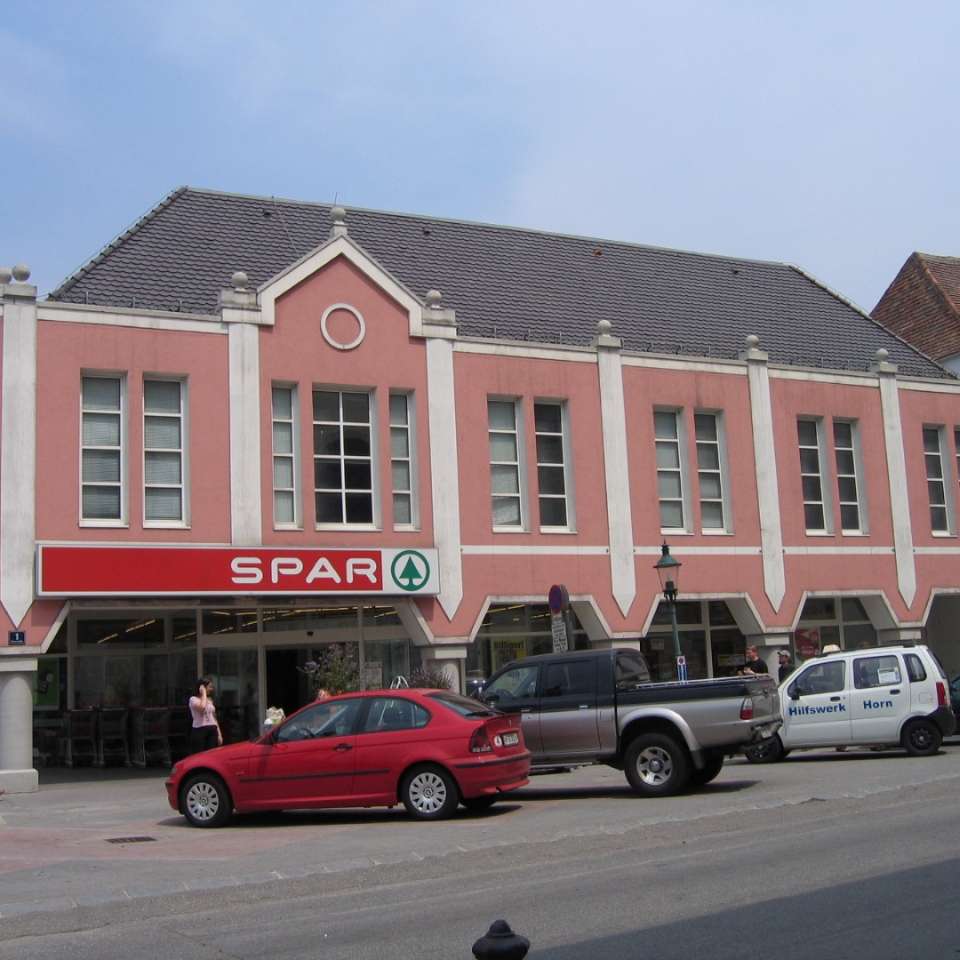 Usage: Commercial,Area: 3005m²,Country: Austria Usage: Commercial,Area: 3005m²,Country: Austria