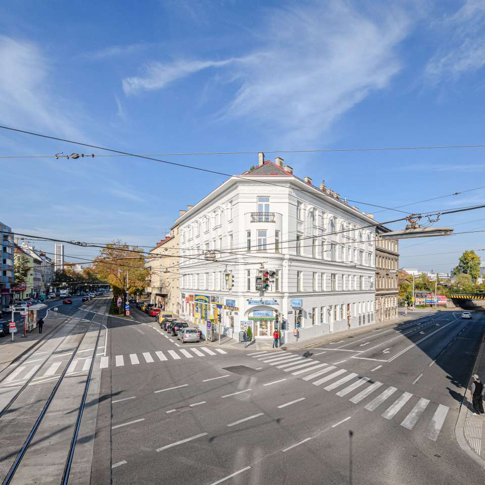 Usage: Residential,Area: 1727m²,Country: Austria Usage: Residential,Area: 1727m²,Country: Austria