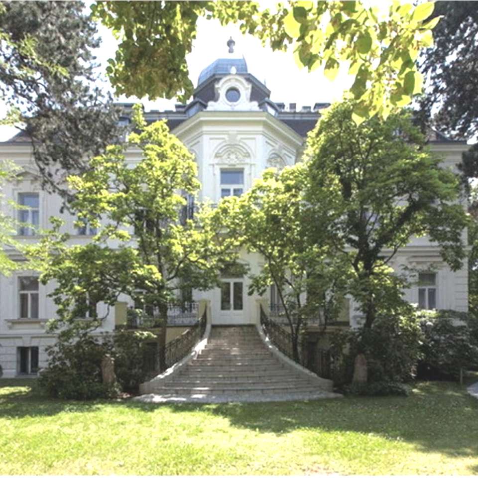 Usage: Residential,Area: 1546m²,Country: Austria Usage: Residential,Area: 1546m²,Country: Austria