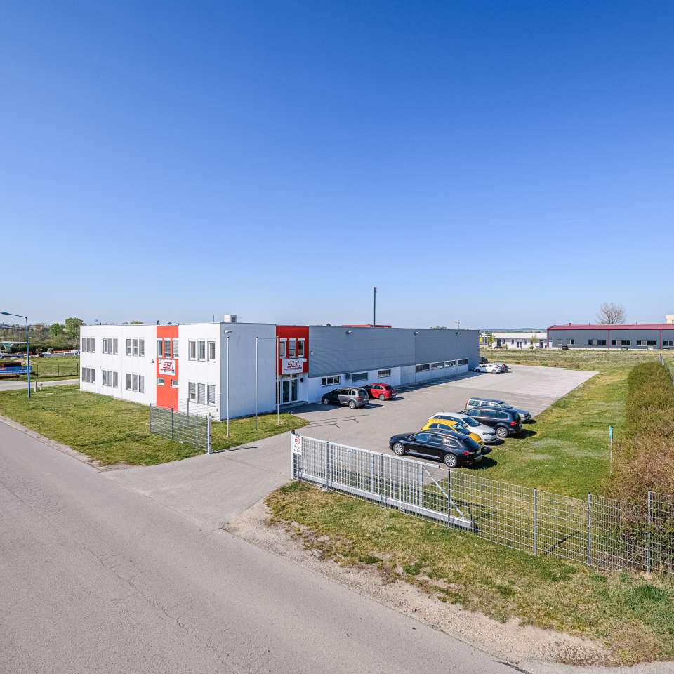 Usage: Commercial,Area: 1655m²,Country: Austria Usage: Commercial,Area: 1655m²,Country: Austria
