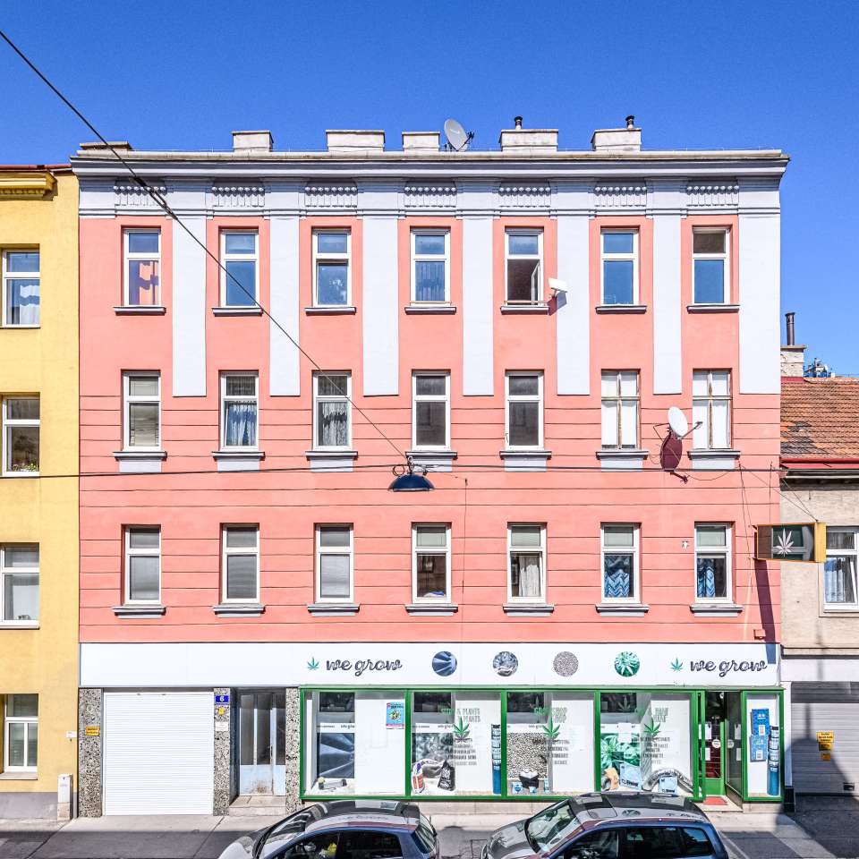 Usage: Residential,Area: 749m²,Country: Austria Usage: Residential,Area: 749m²,Country: Austria