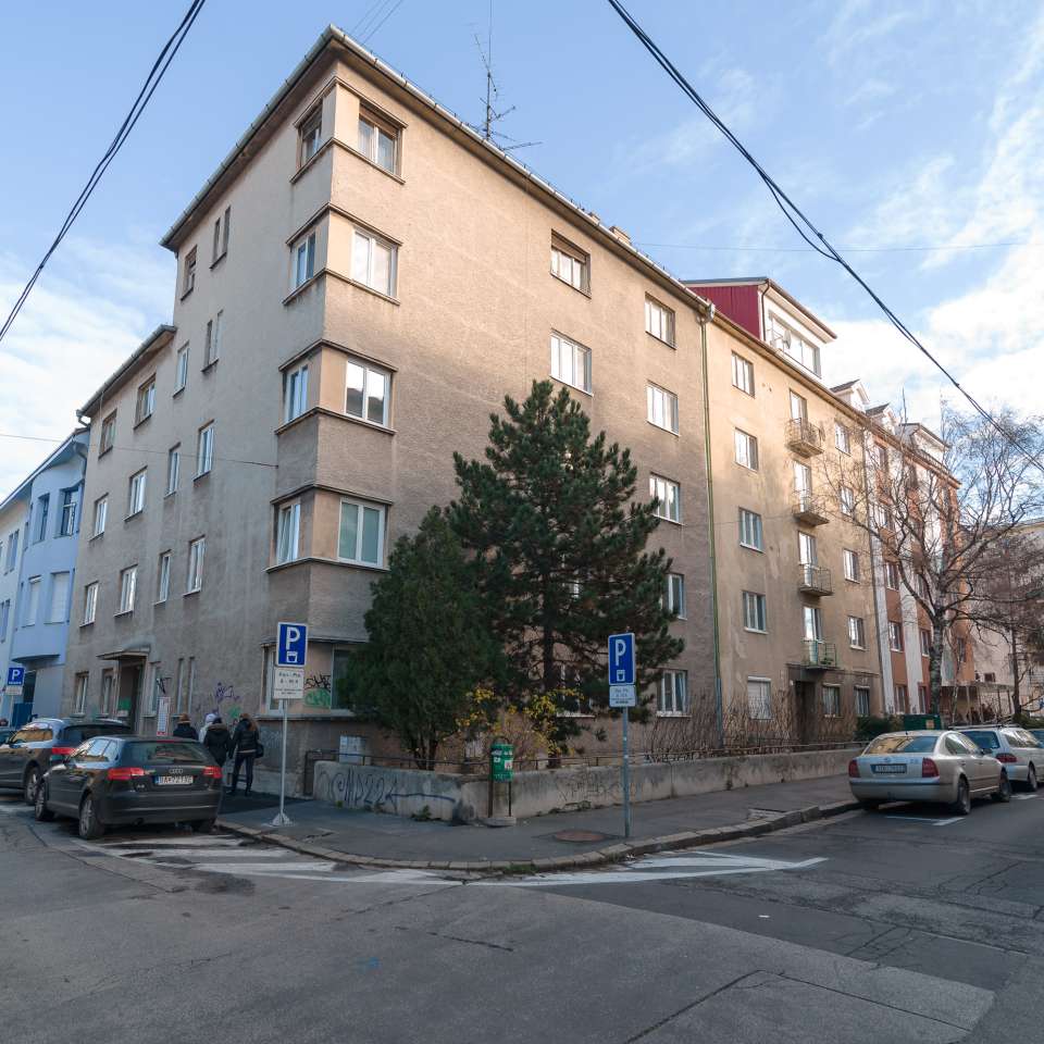 Usage: Residential,Area: 929m²,Country: Slovakia Usage: Residential,Area: 929m²,Country: Slovakia