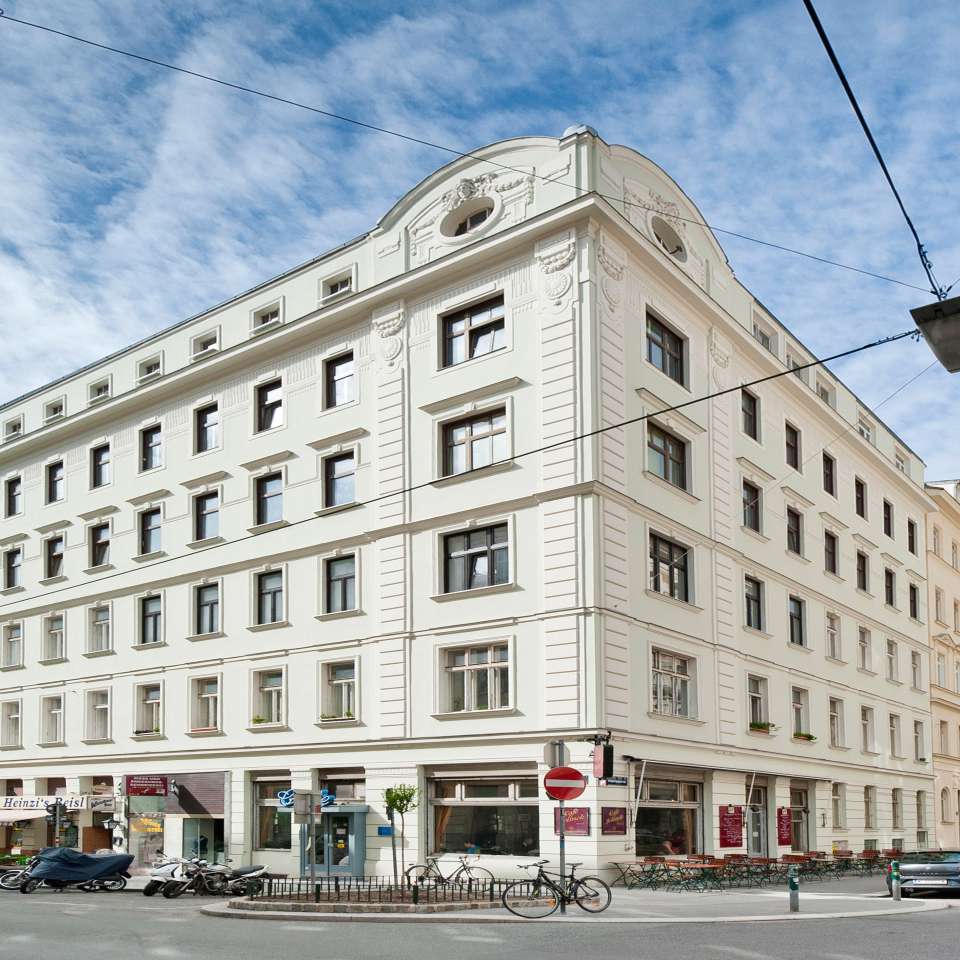 Usage: Residential,Area: 1763m²,Country: Austria Usage: Residential,Area: 1763m²,Country: Austria