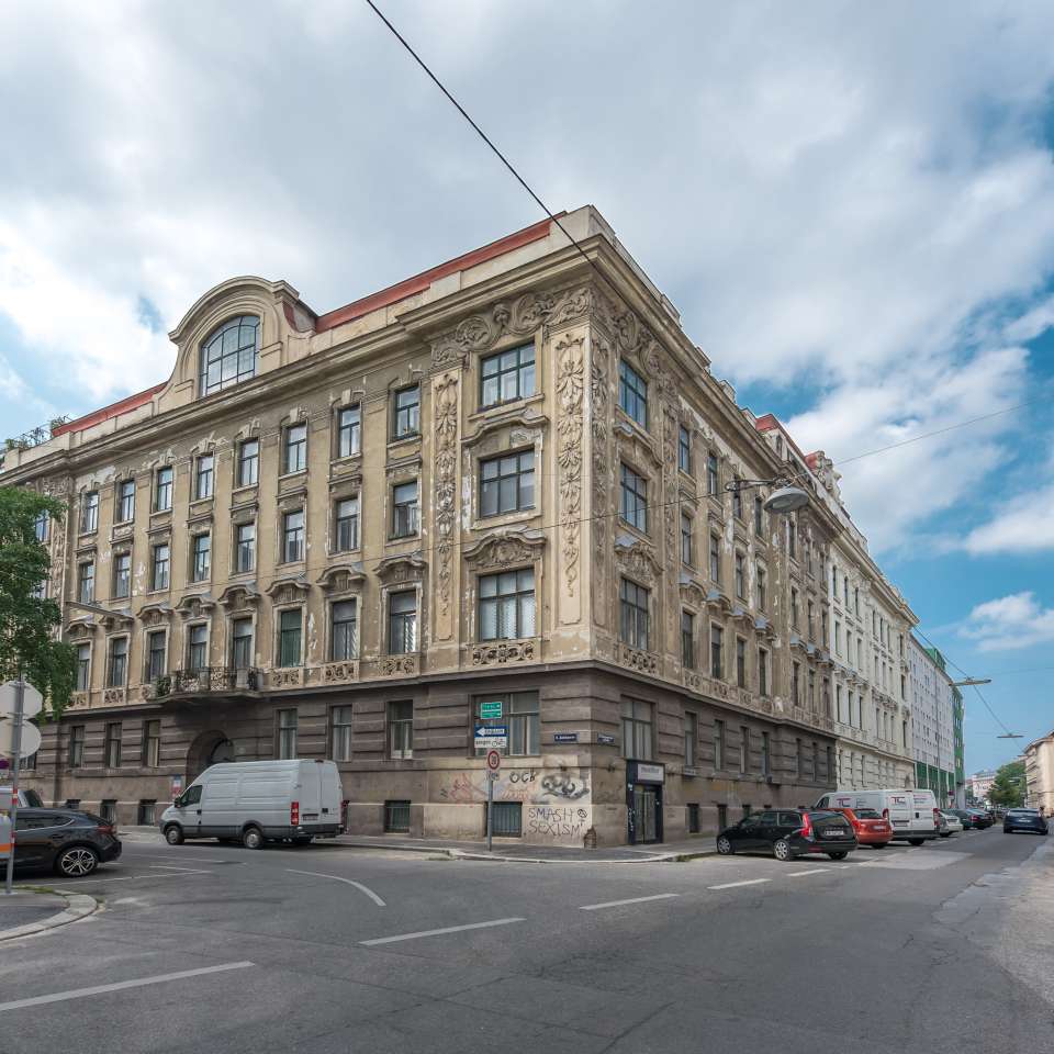 Usage: Residential,Area: 2310m²,Country: Austria Usage: Residential,Area: 2310m²,Country: Austria