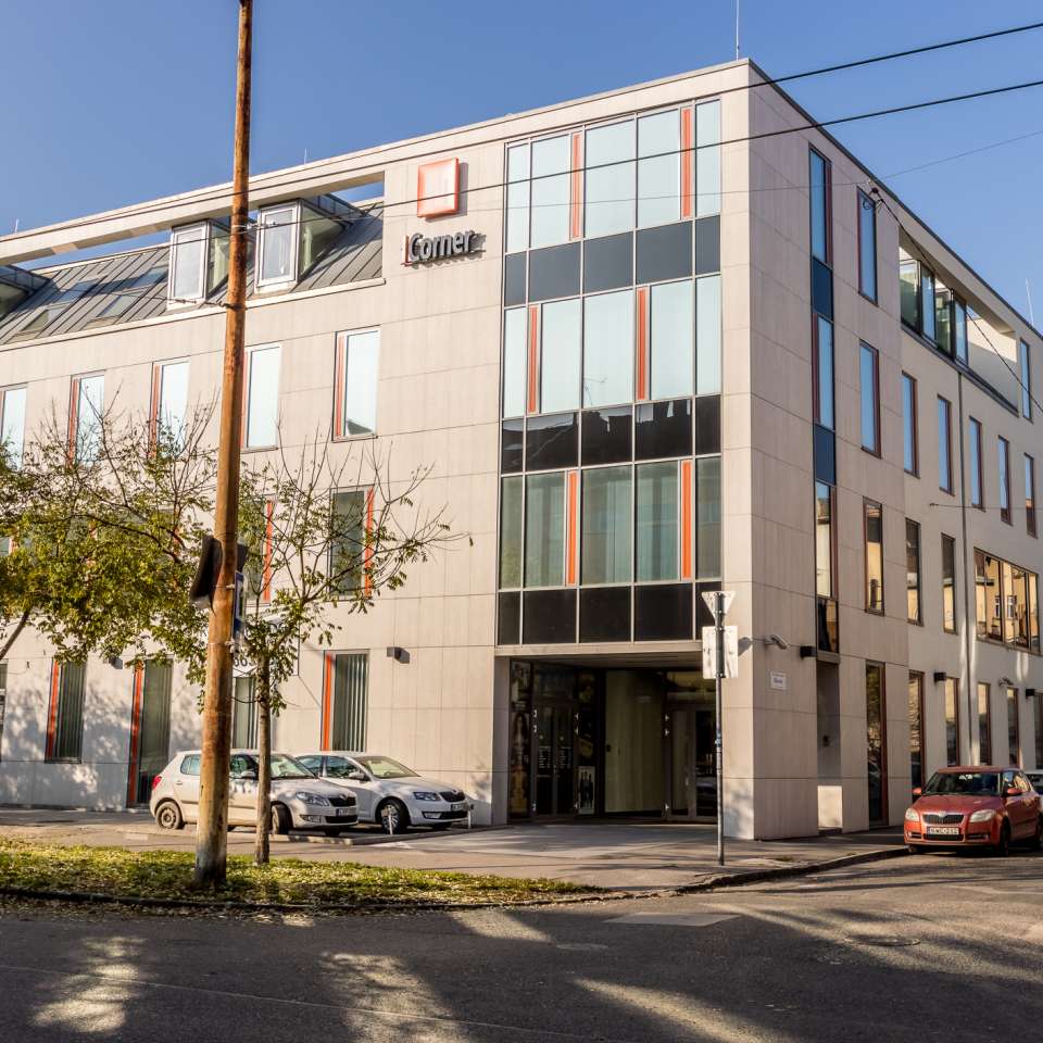 Usage: Commercial,Area: 3215m²,Country: Hungary Usage: Commercial,Area: 3215m²,Country: Hungary