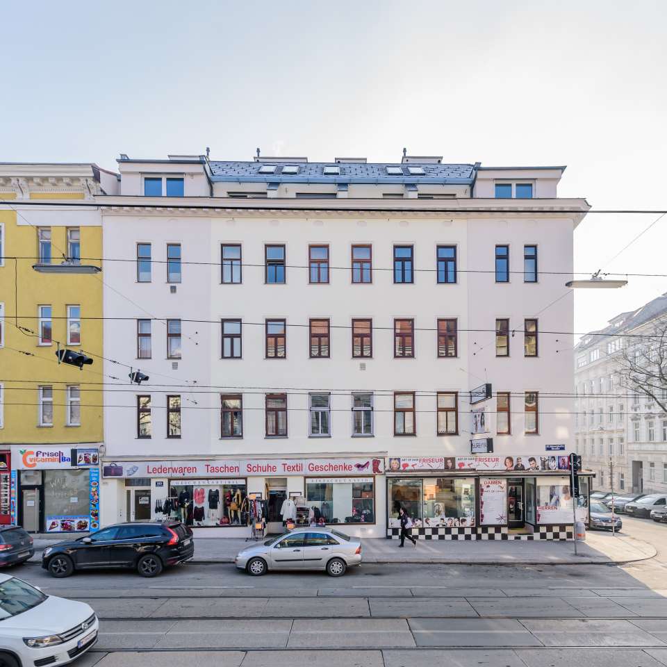 Usage: Residential,Area: 1712m²,Country: Austria Usage: Residential,Area: 1712m²,Country: Austria