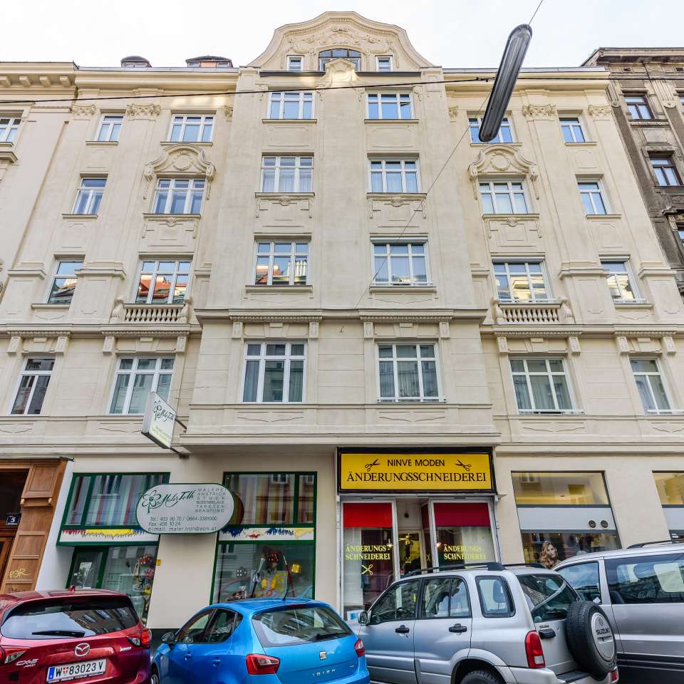 Usage: Residential,Area: 1897m²,Country: Austria Usage: Residential,Area: 1897m²,Country: Austria
