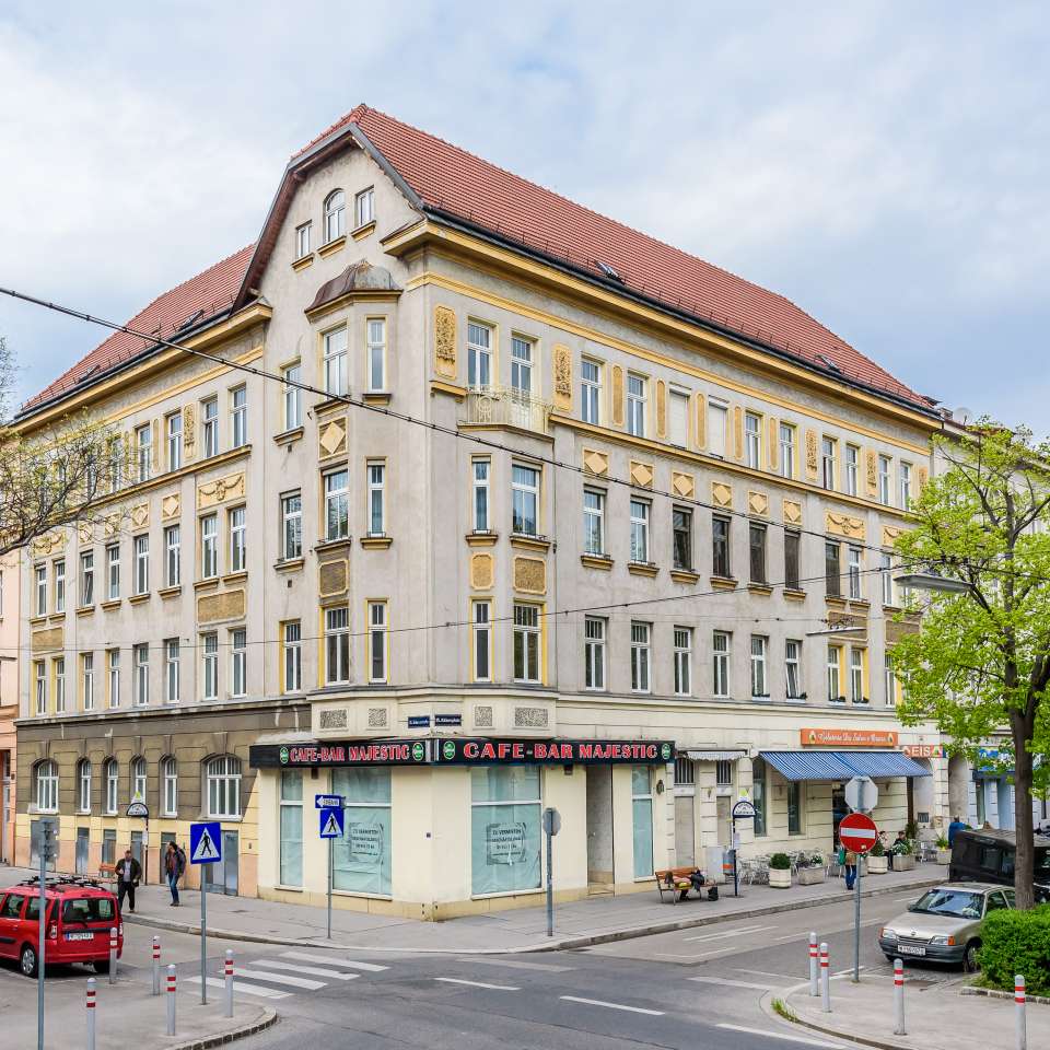 Usage: Residential,Area: 1376m²,Country: Austria Usage: Residential,Area: 1376m²,Country: Austria