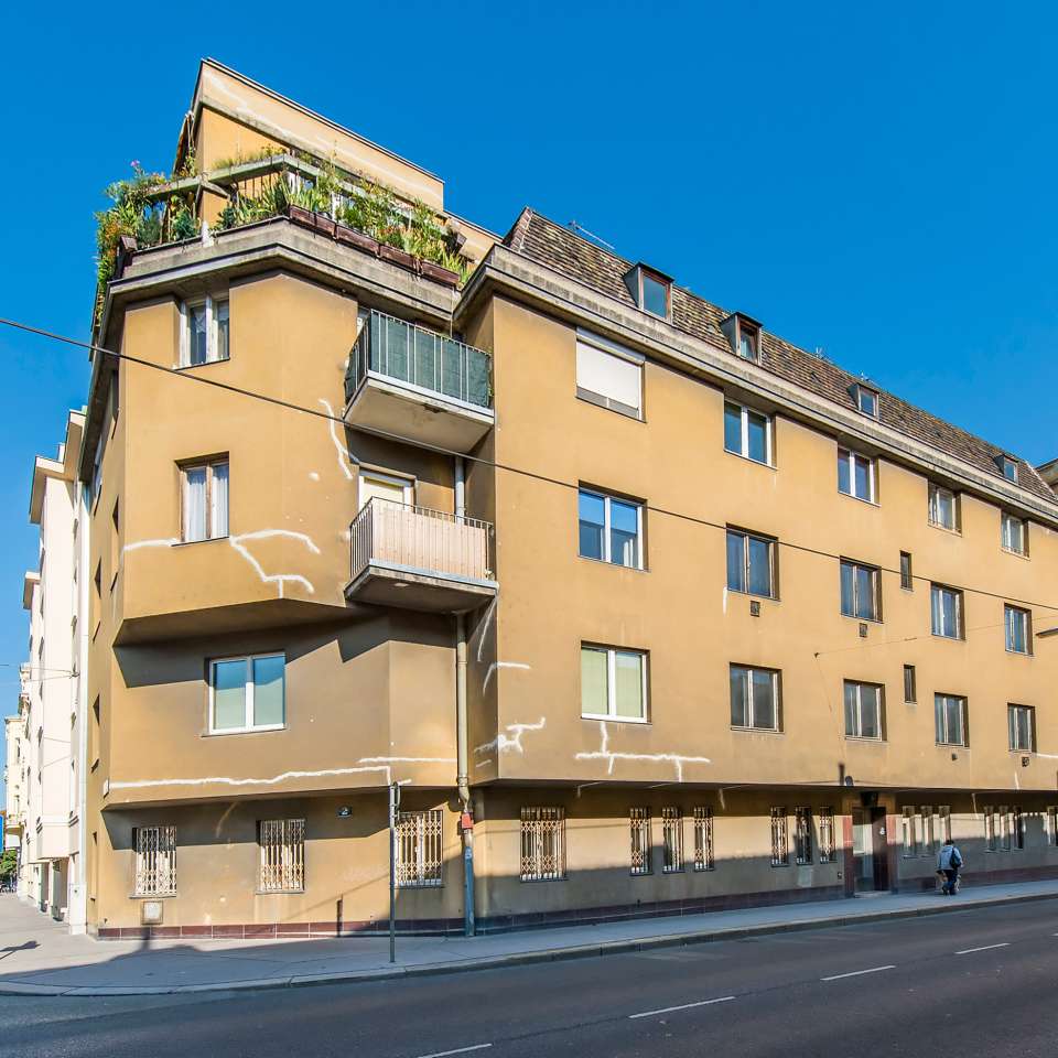 Usage: Residential,Area: 1035m²,Country: Austria Usage: Residential,Area: 1035m²,Country: Austria