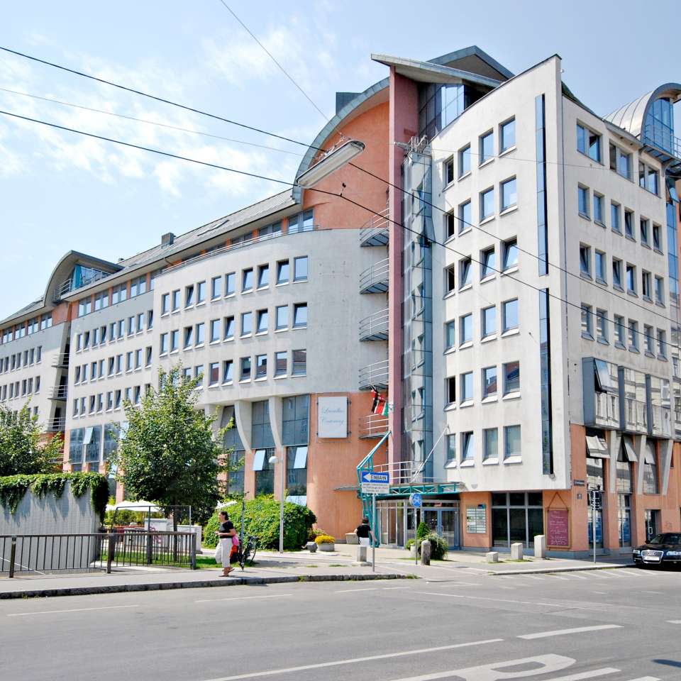 Usage: Commercial,Area: 5952m²,Country: Austria Usage: Commercial,Area: 5952m²,Country: Austria