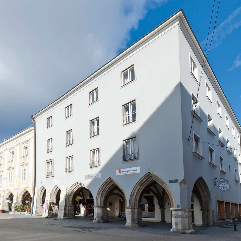 Usage: Residential,Area: 1910m²,Country: Austria Usage: Residential,Area: 1910m²,Country: Austria