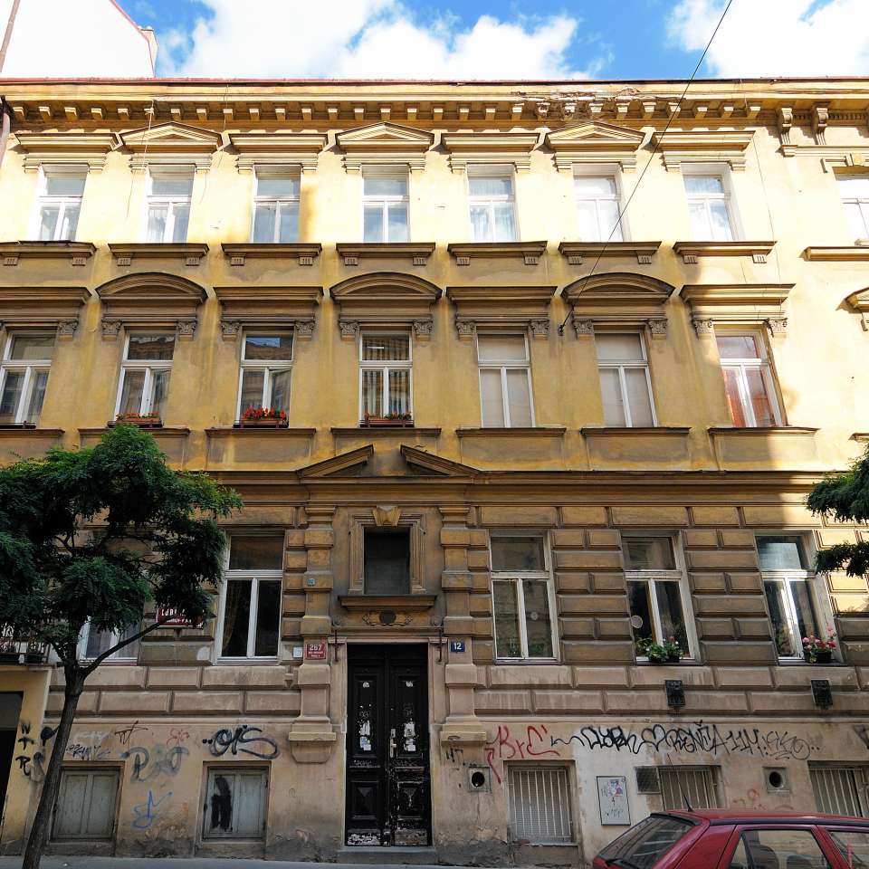 Usage: Residential,Area: 1095m²,Country: Czech Republic Usage: Residential,Area: 1095m²,Country: Czech Republic