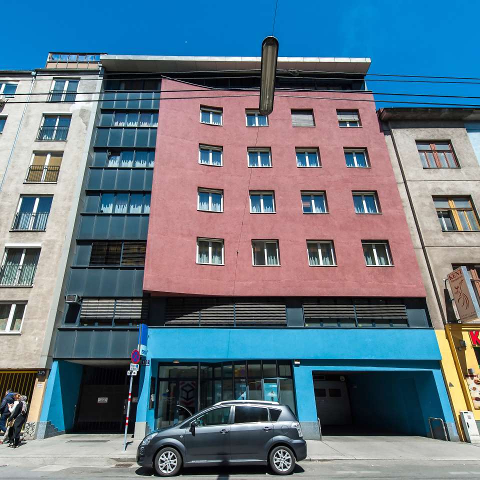 Usage: Commercial,Area: 1367m²,Country: Austria Usage: Commercial,Area: 1367m²,Country: Austria