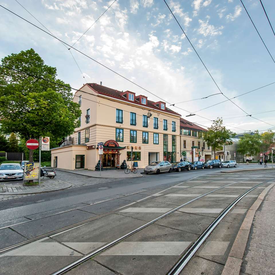 Usage: Residential,Area: 1084m²,Country: Austria Usage: Residential,Area: 1084m²,Country: Austria