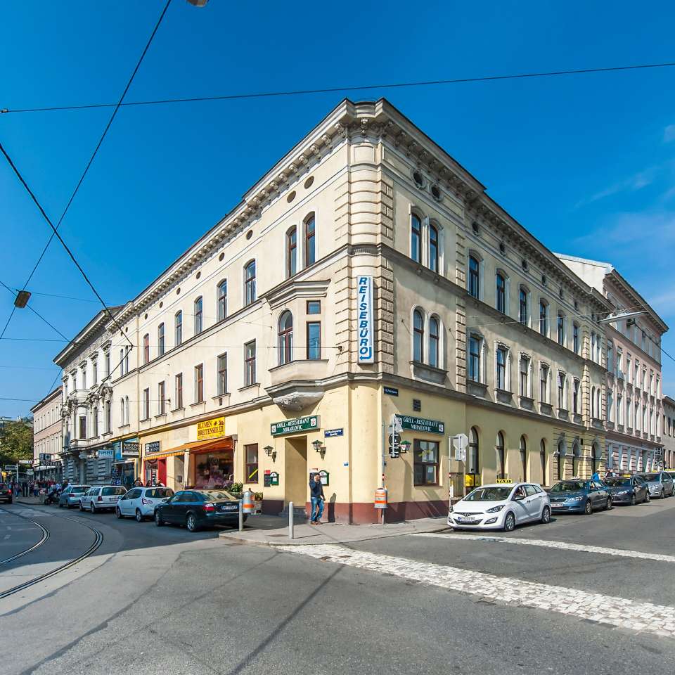 Usage: Residential,Area: 2705m²,Country: Austria Usage: Residential,Area: 2705m²,Country: Austria